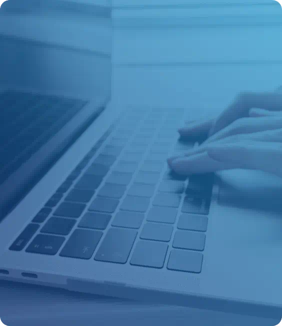 Market chart Trader on laptop by Forexindextrading.com